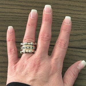 Designer S.N. 14k 925 Spinner CZ Ring
Signed Ring Sz 5.75